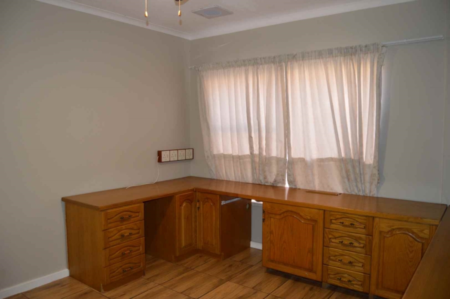 To Let 3 Bedroom Property for Rent in Faerie Glen Gauteng