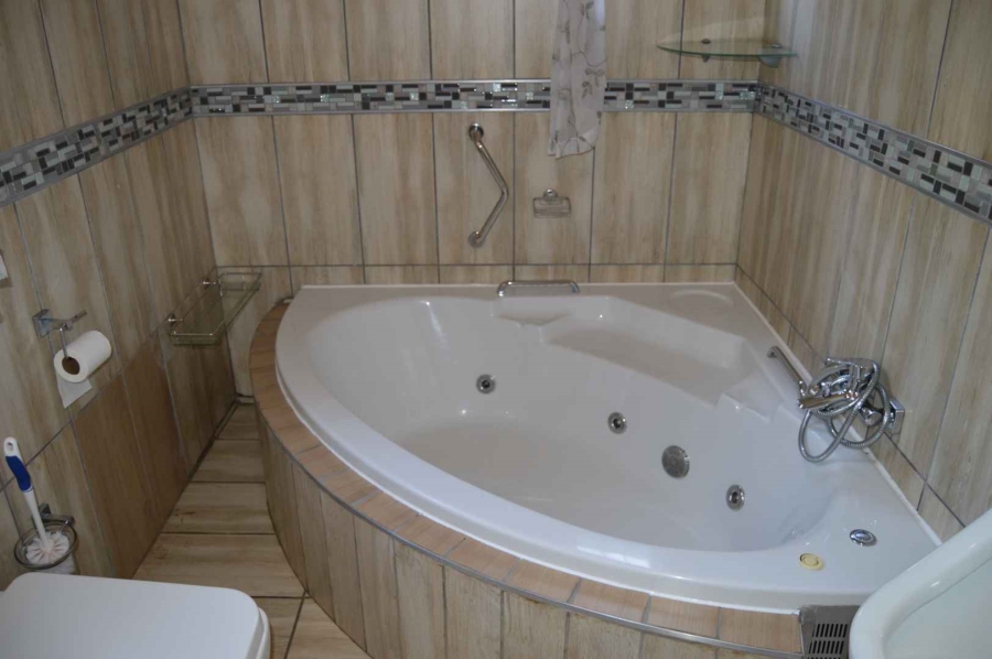 To Let 3 Bedroom Property for Rent in Faerie Glen Gauteng