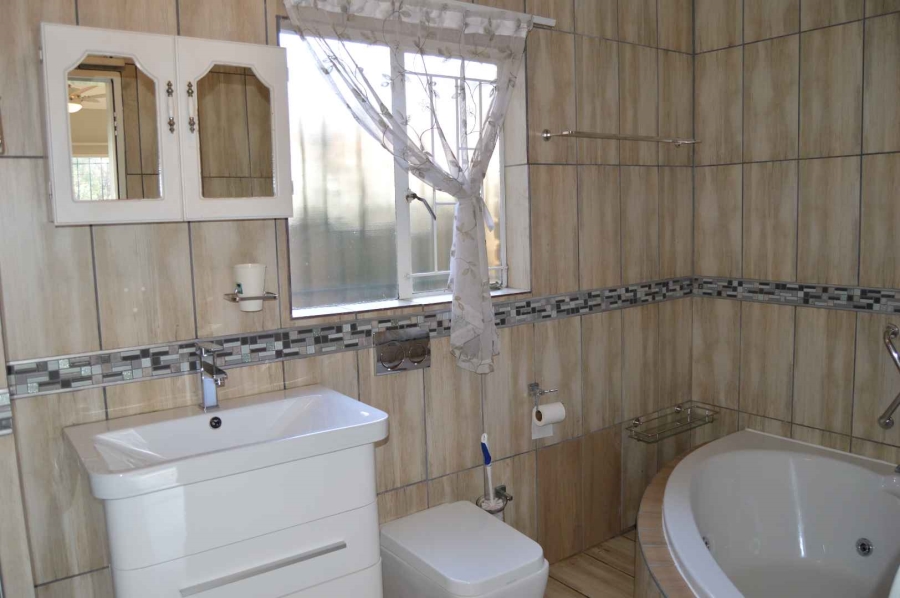 To Let 3 Bedroom Property for Rent in Faerie Glen Gauteng