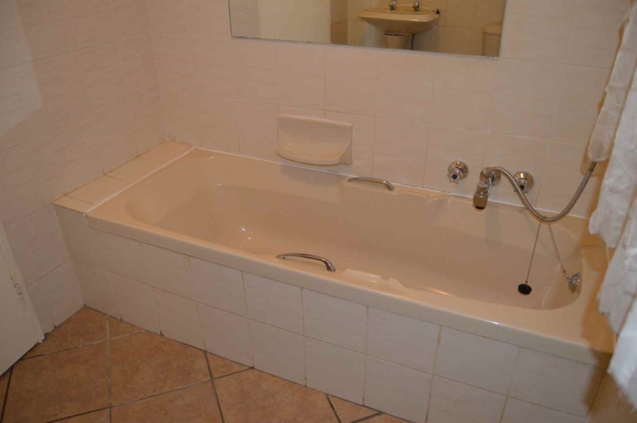 To Let 3 Bedroom Property for Rent in Faerie Glen Gauteng