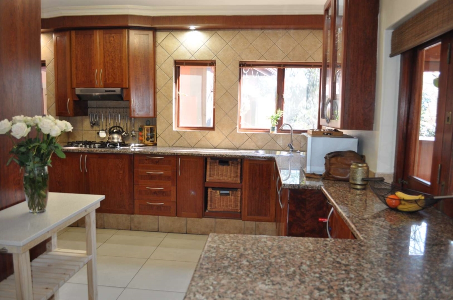 4 Bedroom Property for Sale in Faerie Glen Gauteng