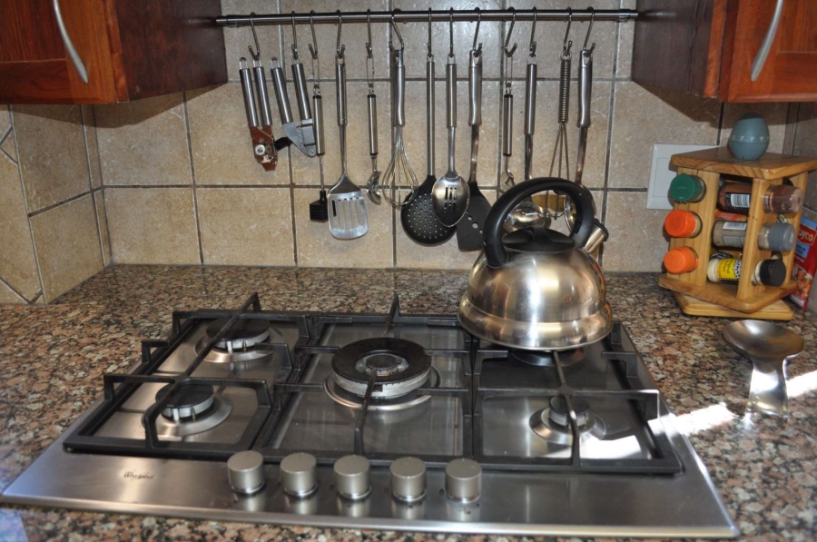 4 Bedroom Property for Sale in Faerie Glen Gauteng