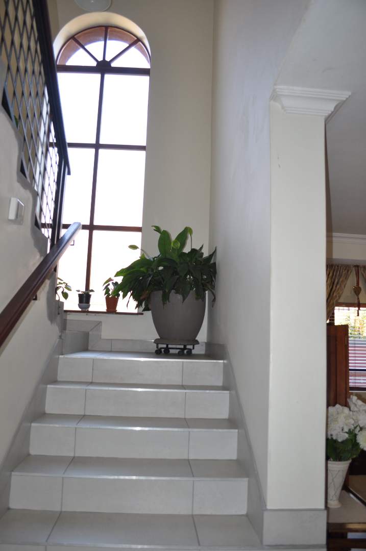 4 Bedroom Property for Sale in Faerie Glen Gauteng