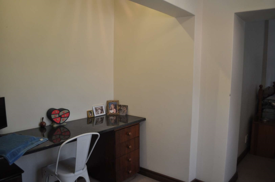 4 Bedroom Property for Sale in Faerie Glen Gauteng