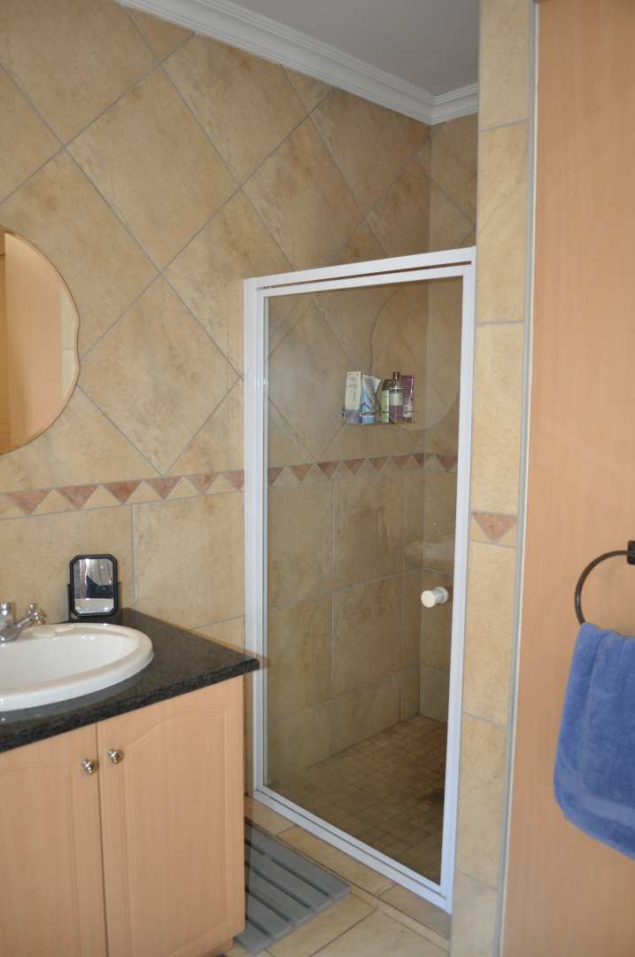 4 Bedroom Property for Sale in Faerie Glen Gauteng