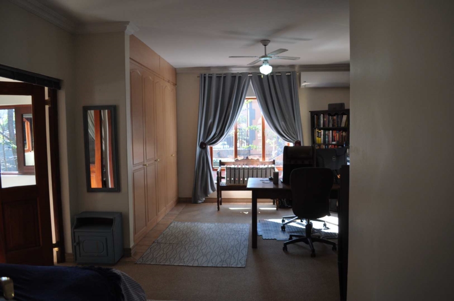 4 Bedroom Property for Sale in Faerie Glen Gauteng