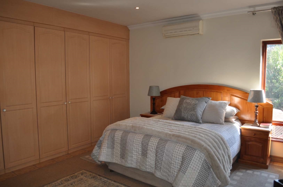 4 Bedroom Property for Sale in Faerie Glen Gauteng