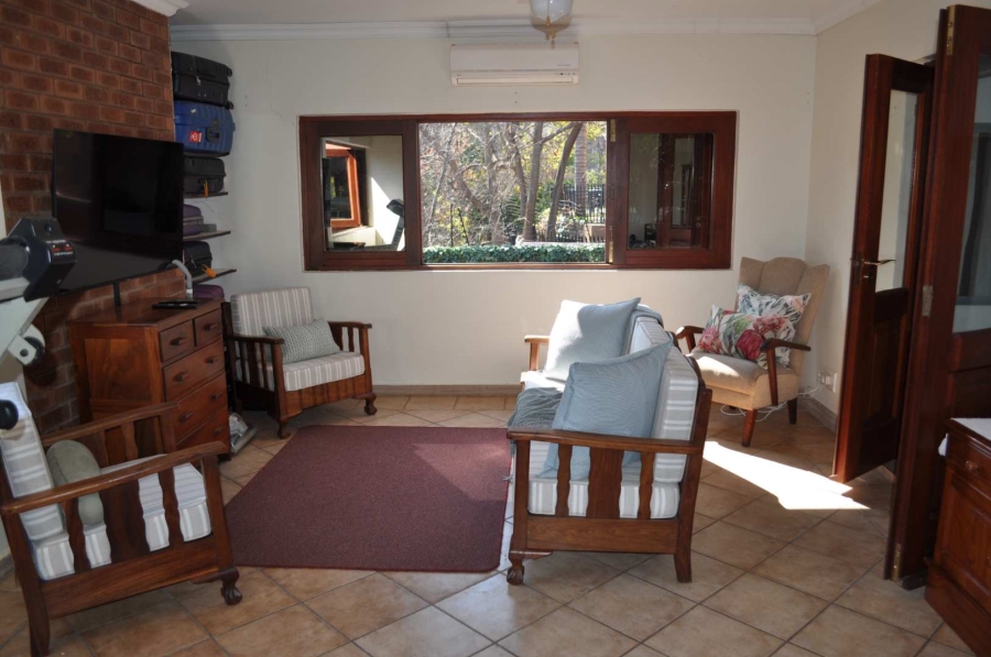 4 Bedroom Property for Sale in Faerie Glen Gauteng