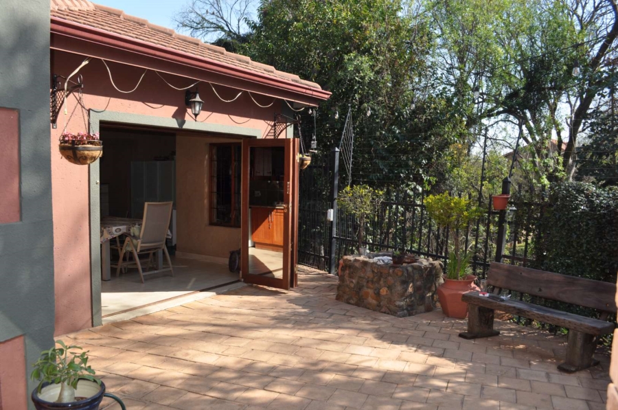 4 Bedroom Property for Sale in Faerie Glen Gauteng