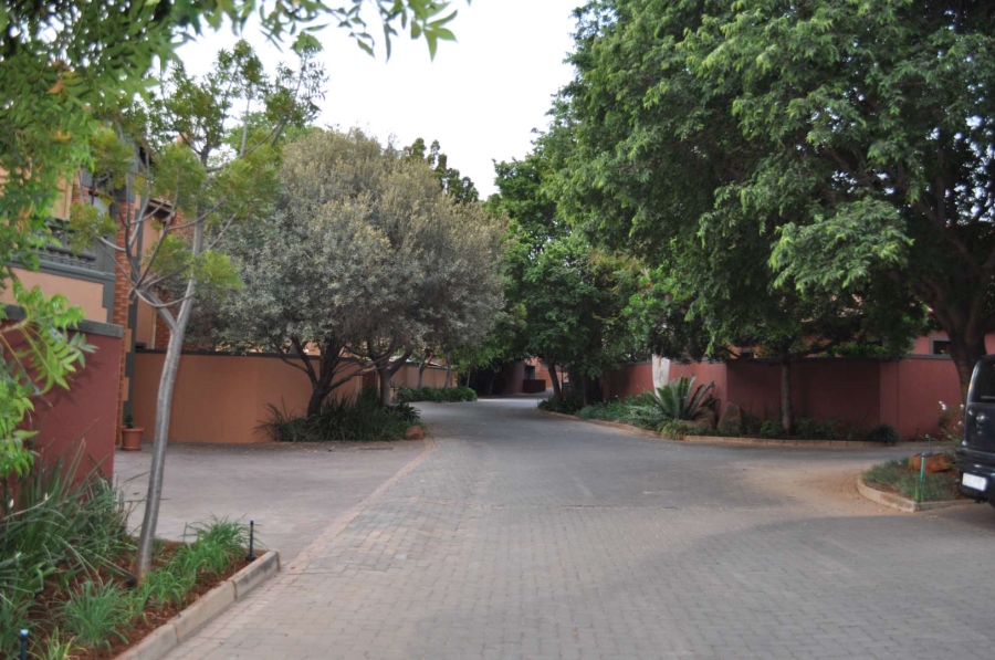 4 Bedroom Property for Sale in Faerie Glen Gauteng