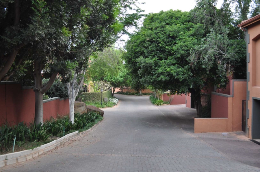 4 Bedroom Property for Sale in Faerie Glen Gauteng