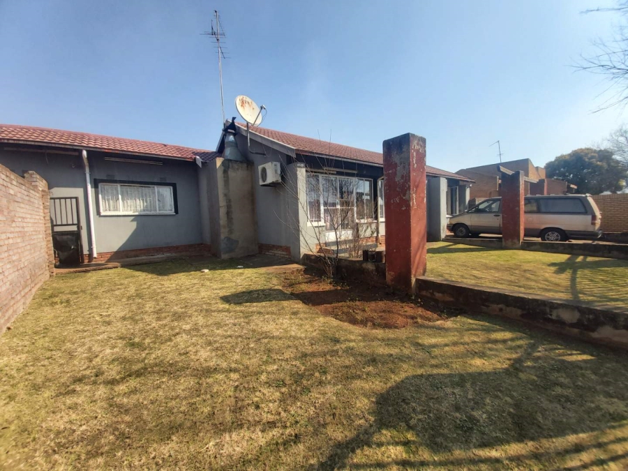 3 Bedroom Property for Sale in Bakerton Gauteng