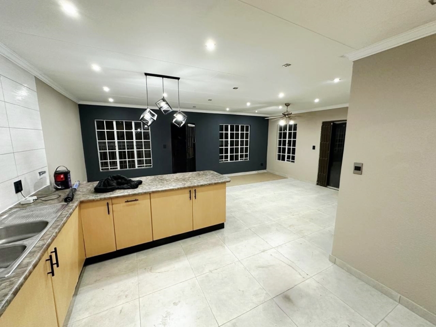 3 Bedroom Property for Sale in Verwoerdpark Gauteng