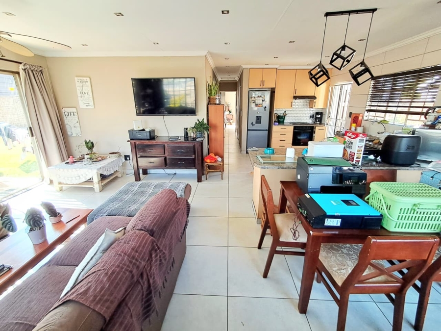 3 Bedroom Property for Sale in Verwoerdpark Gauteng