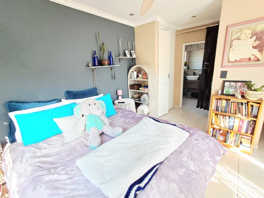 3 Bedroom Property for Sale in Verwoerdpark Gauteng