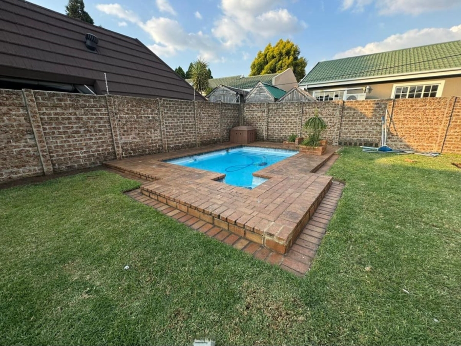 3 Bedroom Property for Sale in Verwoerdpark Gauteng