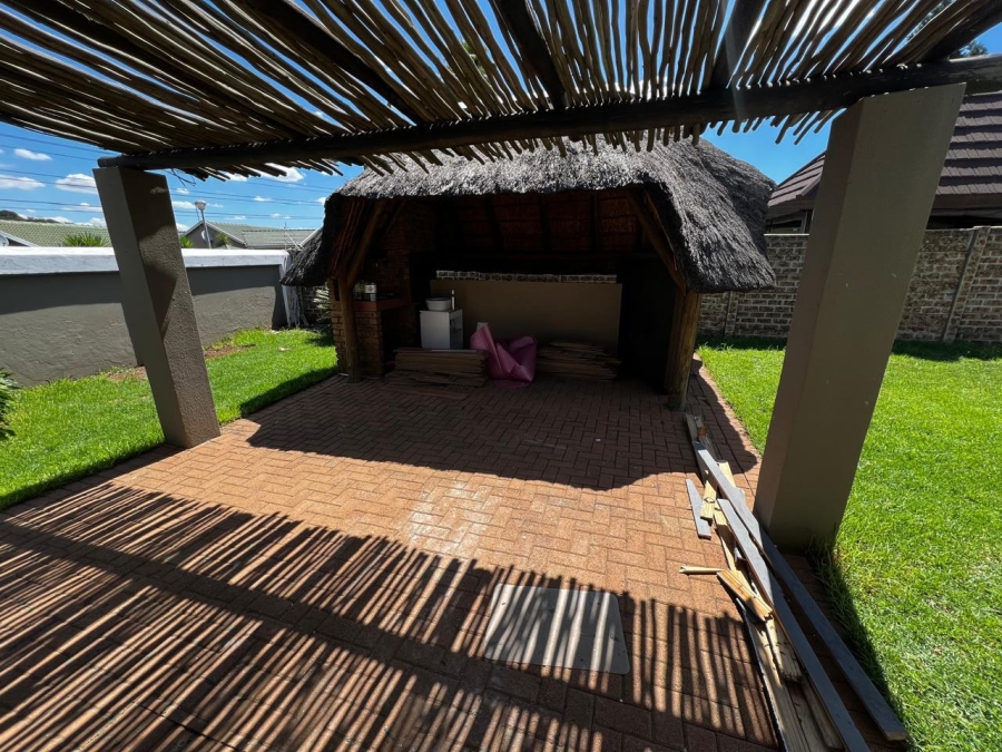 3 Bedroom Property for Sale in Verwoerdpark Gauteng