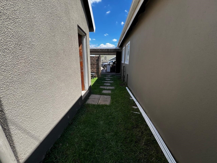 3 Bedroom Property for Sale in Verwoerdpark Gauteng