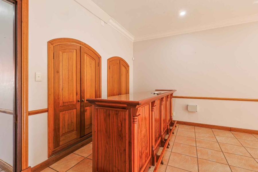To Let 7 Bedroom Property for Rent in Brooklyn Gauteng