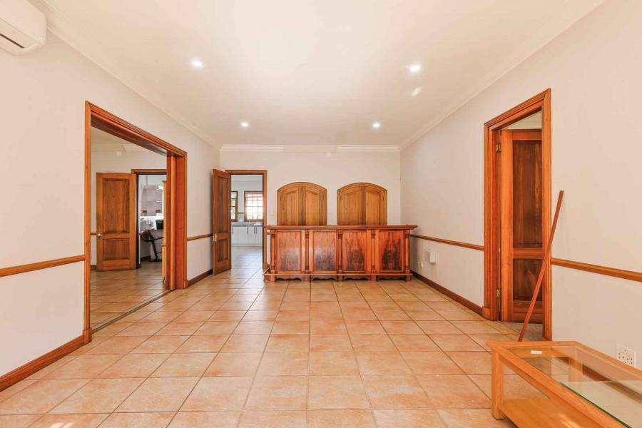 To Let 7 Bedroom Property for Rent in Brooklyn Gauteng