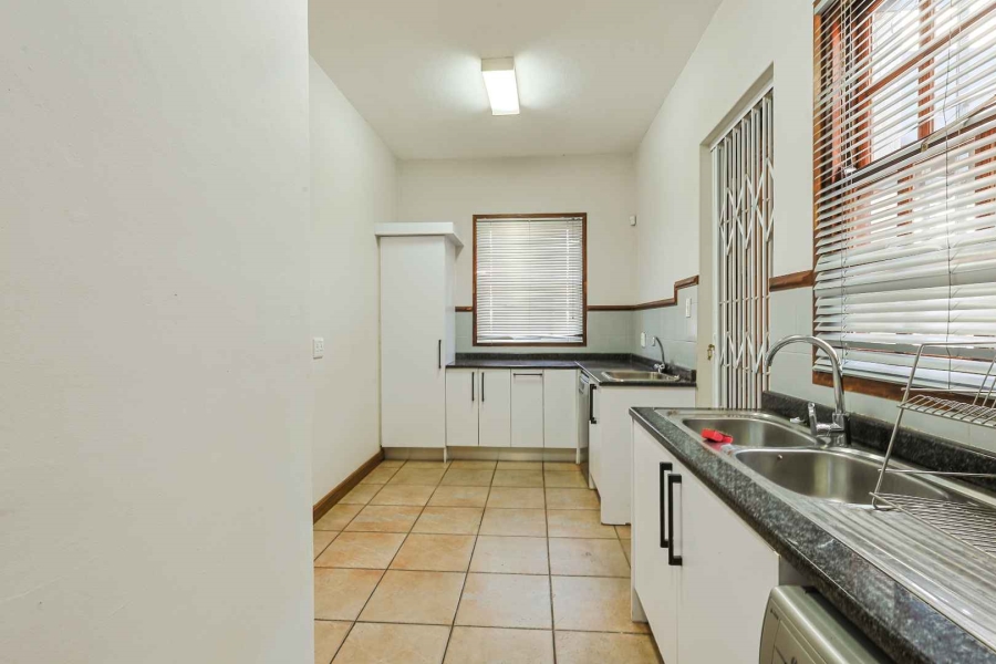 To Let 7 Bedroom Property for Rent in Brooklyn Gauteng