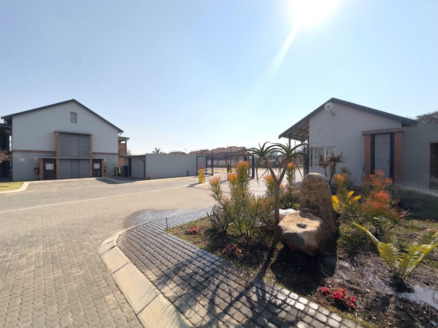 2 Bedroom Property for Sale in Equestria Gauteng