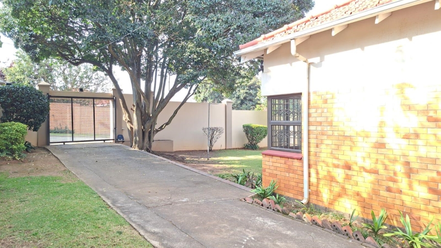 6 Bedroom Property for Sale in Sydenham Gauteng