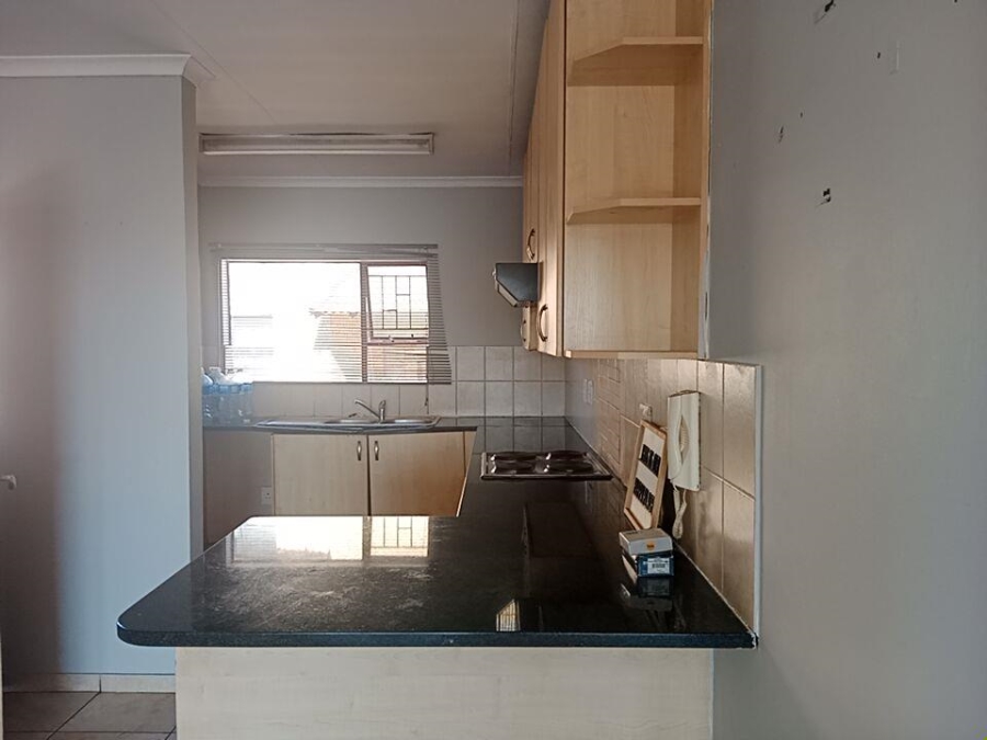 To Let 3 Bedroom Property for Rent in Corlett Gardens Gauteng