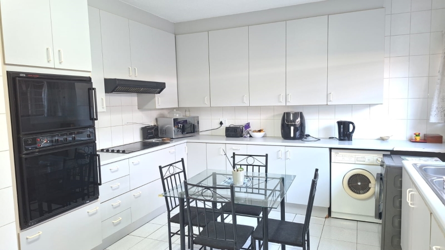 4 Bedroom Property for Sale in Glen Atholl Gauteng