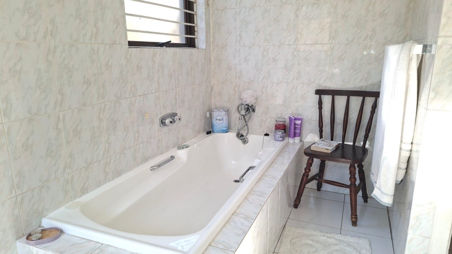 4 Bedroom Property for Sale in Glen Atholl Gauteng