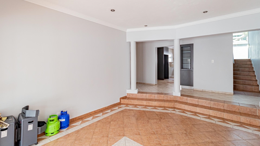 5 Bedroom Property for Sale in Dainfern Gauteng