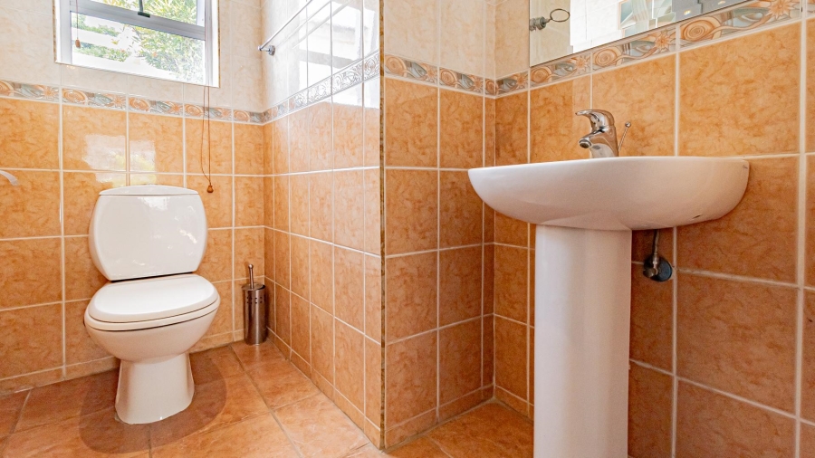 5 Bedroom Property for Sale in Dainfern Gauteng