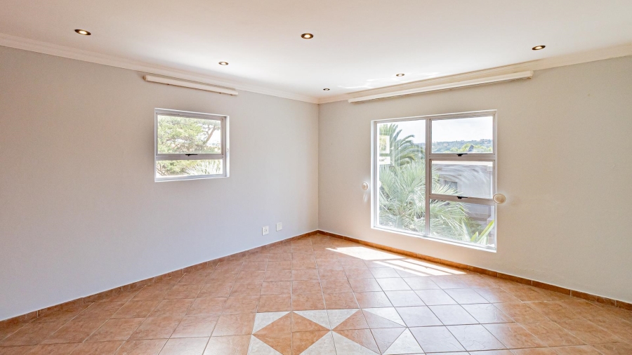 5 Bedroom Property for Sale in Dainfern Gauteng