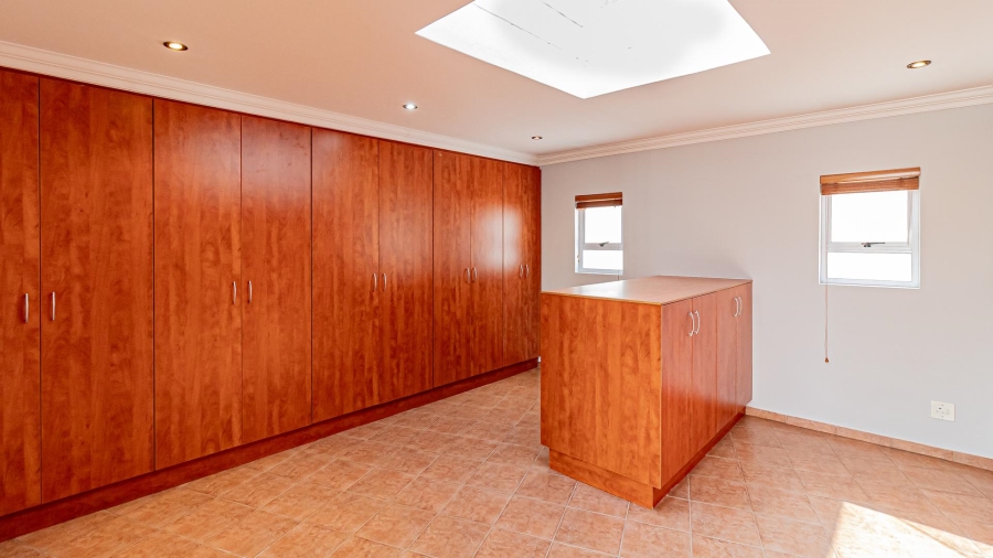 5 Bedroom Property for Sale in Dainfern Gauteng