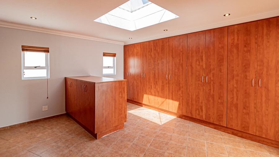 5 Bedroom Property for Sale in Dainfern Gauteng