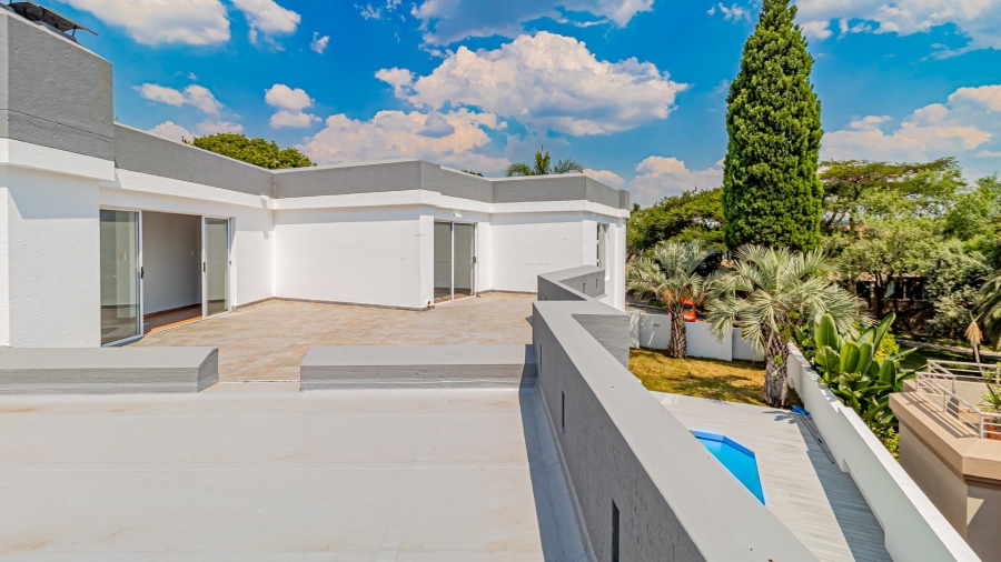 5 Bedroom Property for Sale in Dainfern Gauteng