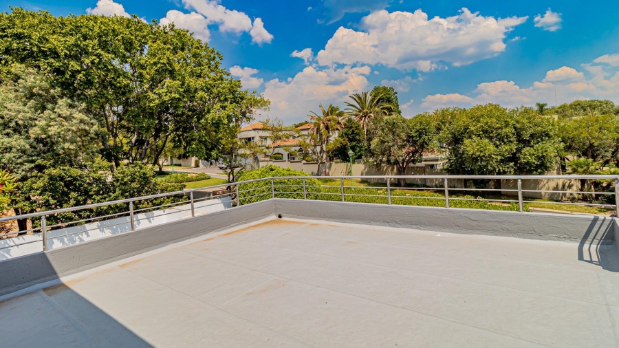 5 Bedroom Property for Sale in Dainfern Gauteng