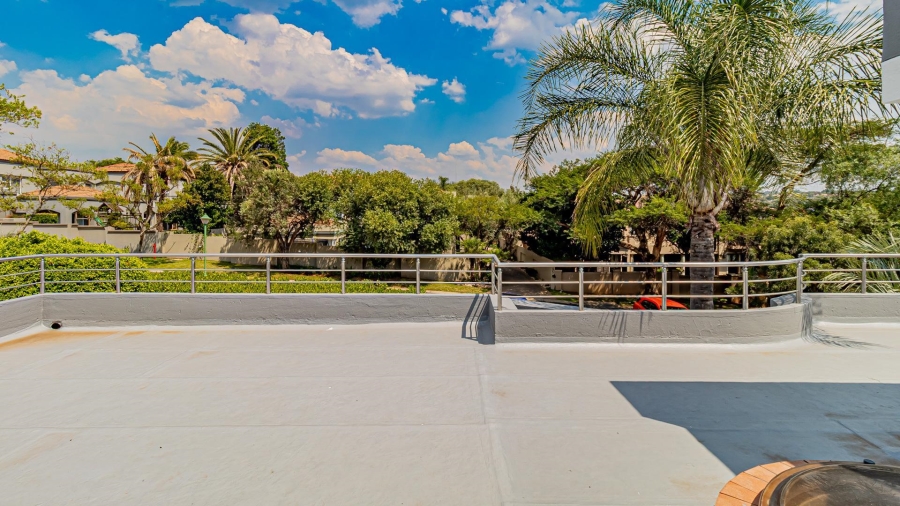 5 Bedroom Property for Sale in Dainfern Gauteng