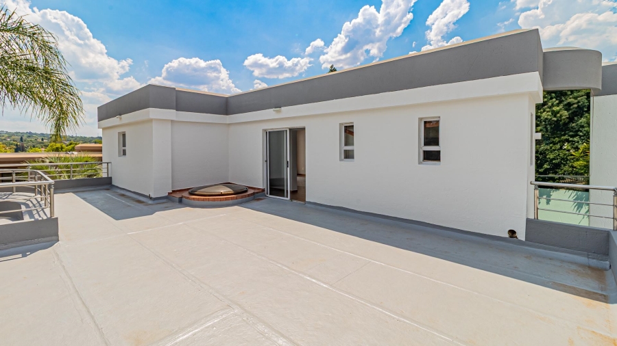 5 Bedroom Property for Sale in Dainfern Gauteng