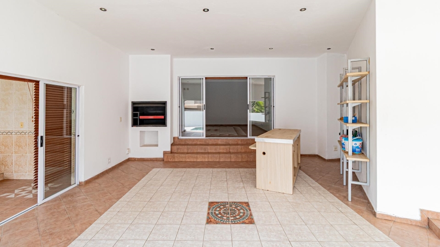 5 Bedroom Property for Sale in Dainfern Gauteng