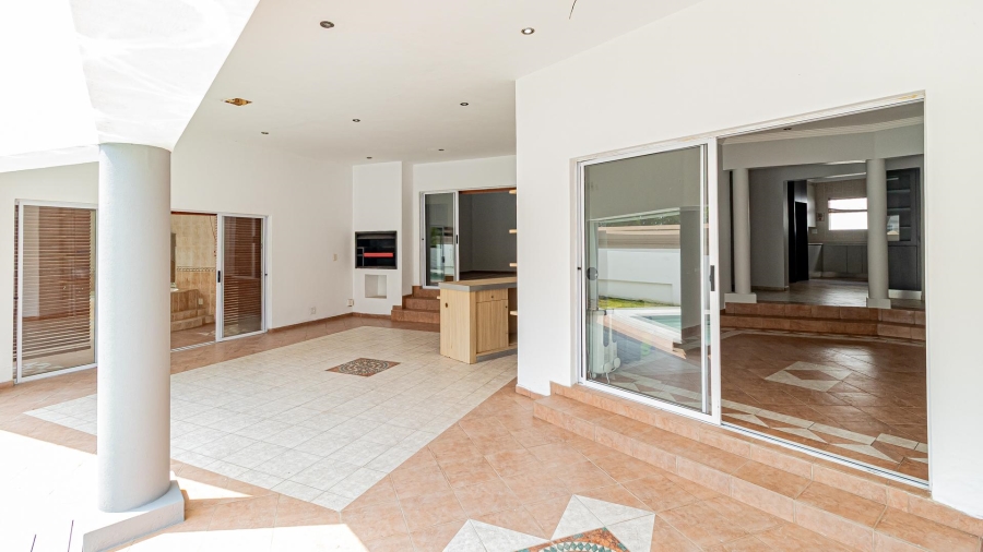 5 Bedroom Property for Sale in Dainfern Gauteng