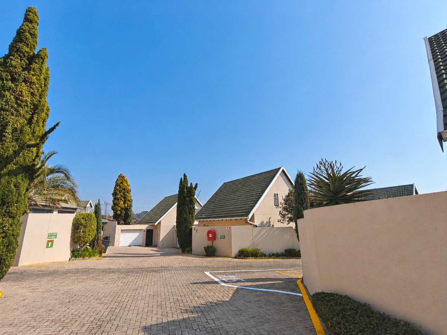 4 Bedroom Property for Sale in Bromhof Gauteng