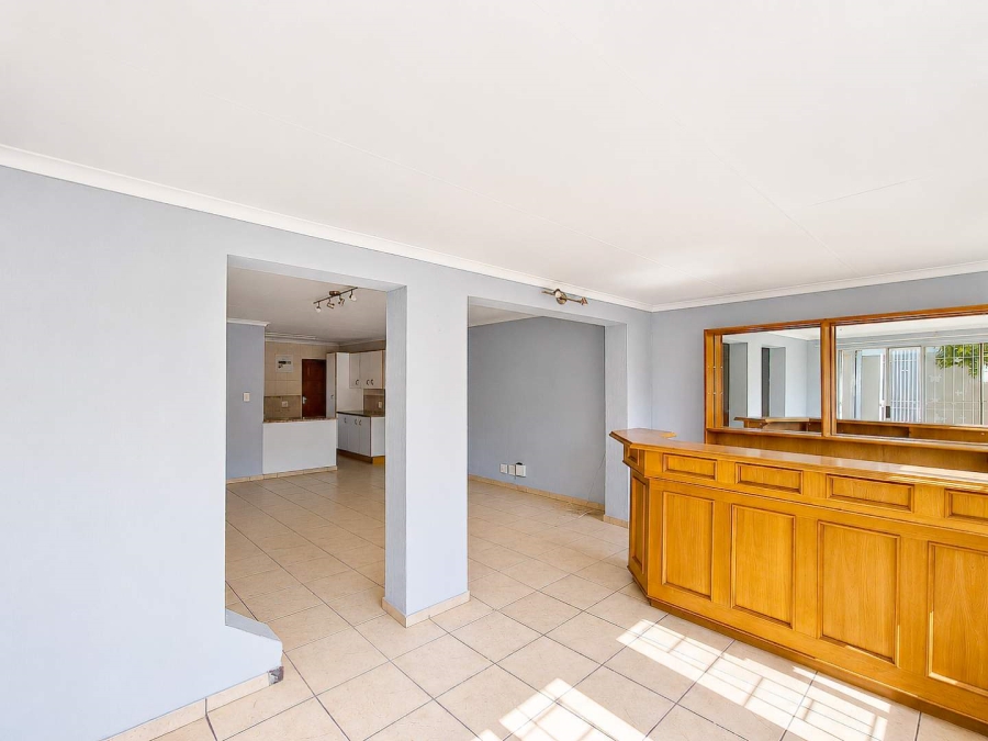 4 Bedroom Property for Sale in Bromhof Gauteng
