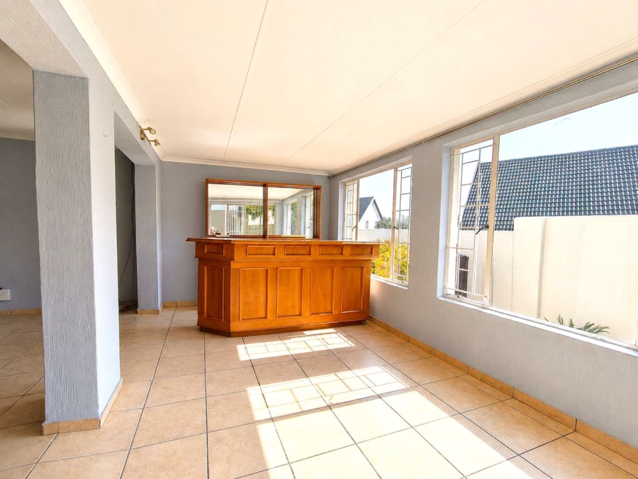 4 Bedroom Property for Sale in Bromhof Gauteng