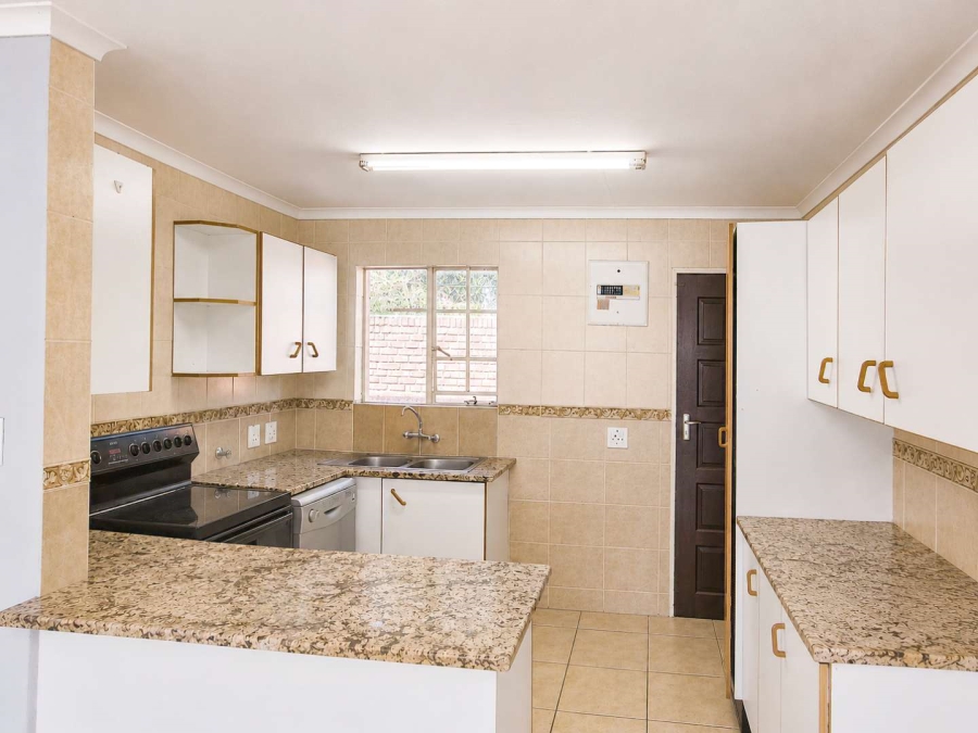 4 Bedroom Property for Sale in Bromhof Gauteng