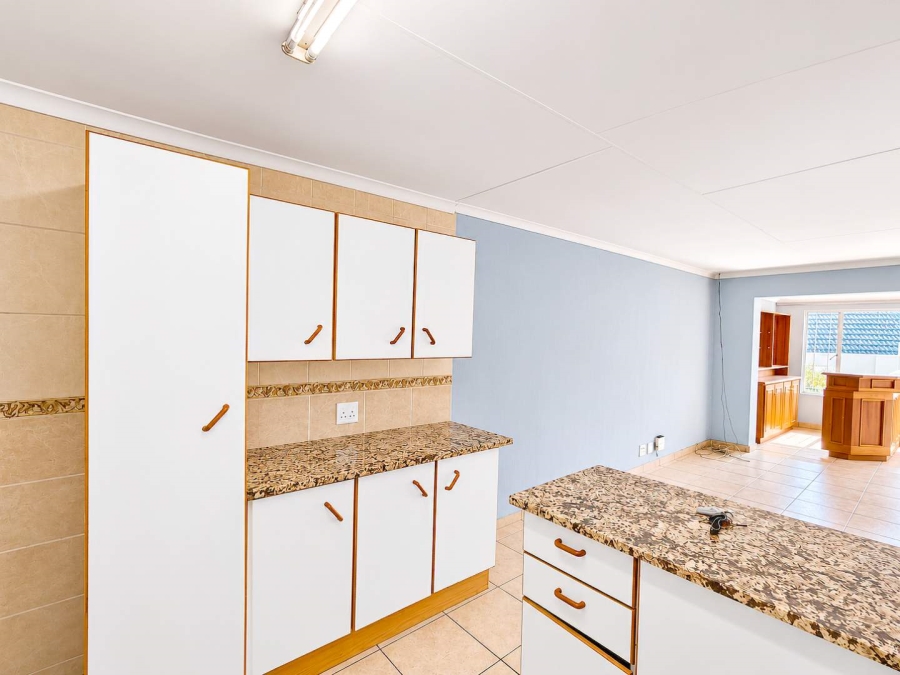 4 Bedroom Property for Sale in Bromhof Gauteng