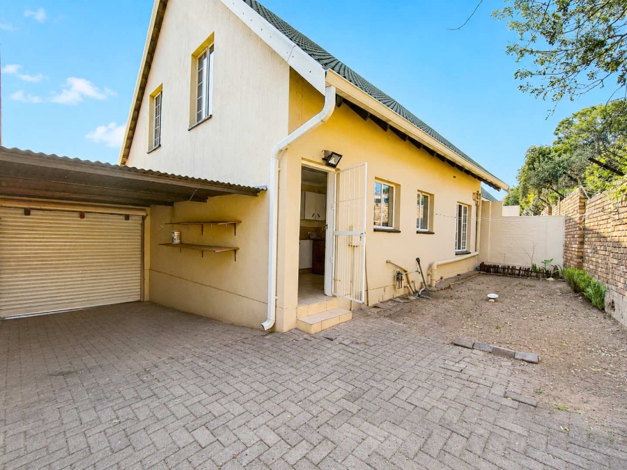 4 Bedroom Property for Sale in Bromhof Gauteng