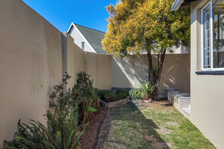 4 Bedroom Property for Sale in Bromhof Gauteng
