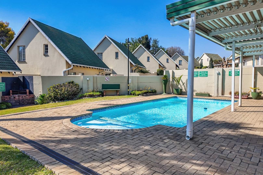4 Bedroom Property for Sale in Bromhof Gauteng