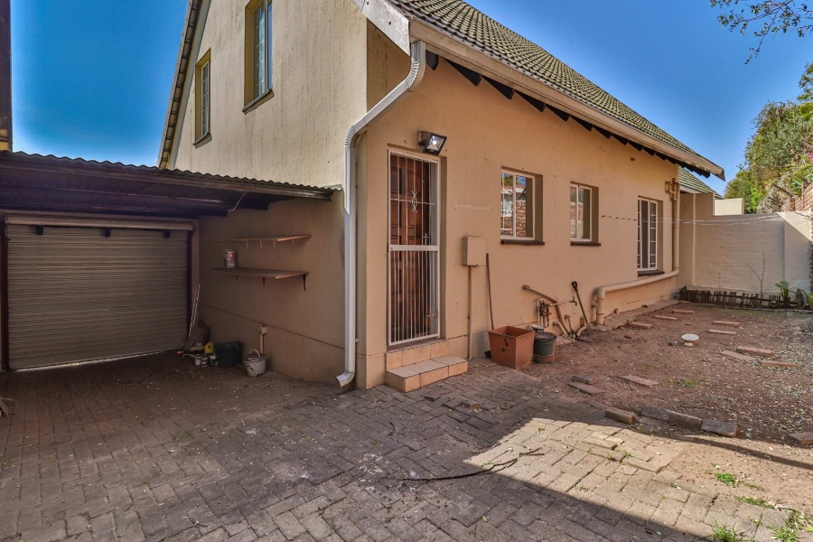 4 Bedroom Property for Sale in Bromhof Gauteng